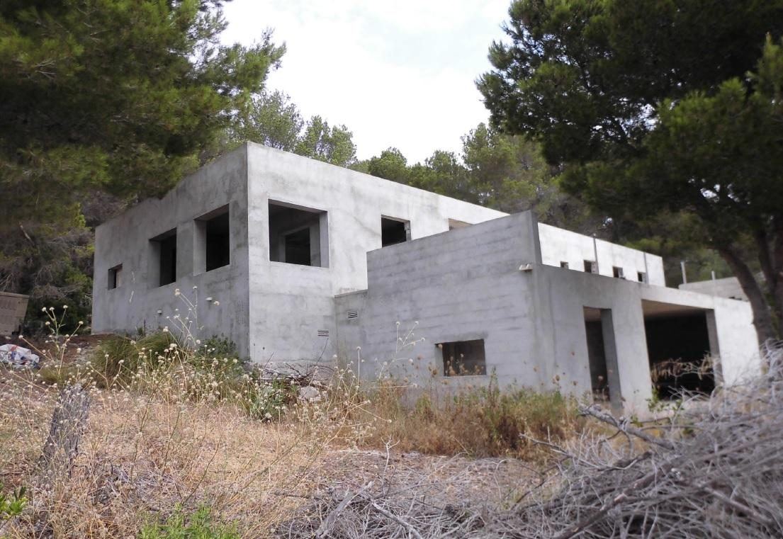 Una finca rústica de Mallorca pierde su casa, piscina y almacén ilegales tras ejecutarse el derribo