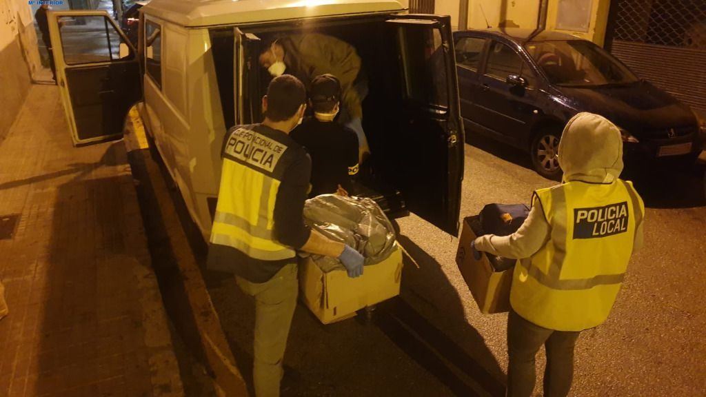 Dos detenidos en Palma tras desarticular la Policía Nacional dos narco-búnkeres camuflados en La Soledat