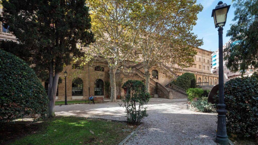 Palma celebra su gran fiesta del libro en catalán con una histórica conexión en directo con Barcelona