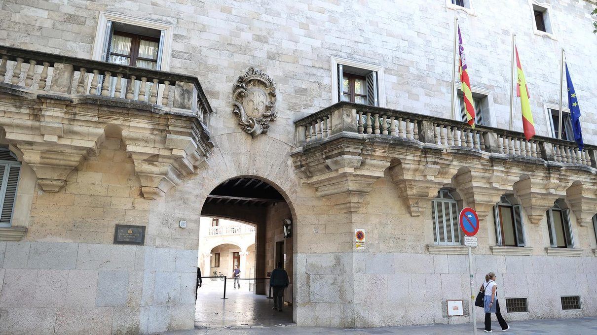 Cinco jóvenes condenados por agredir sexualmente a dos menores en Mallorca evitan la cárcel pese a la sentencia