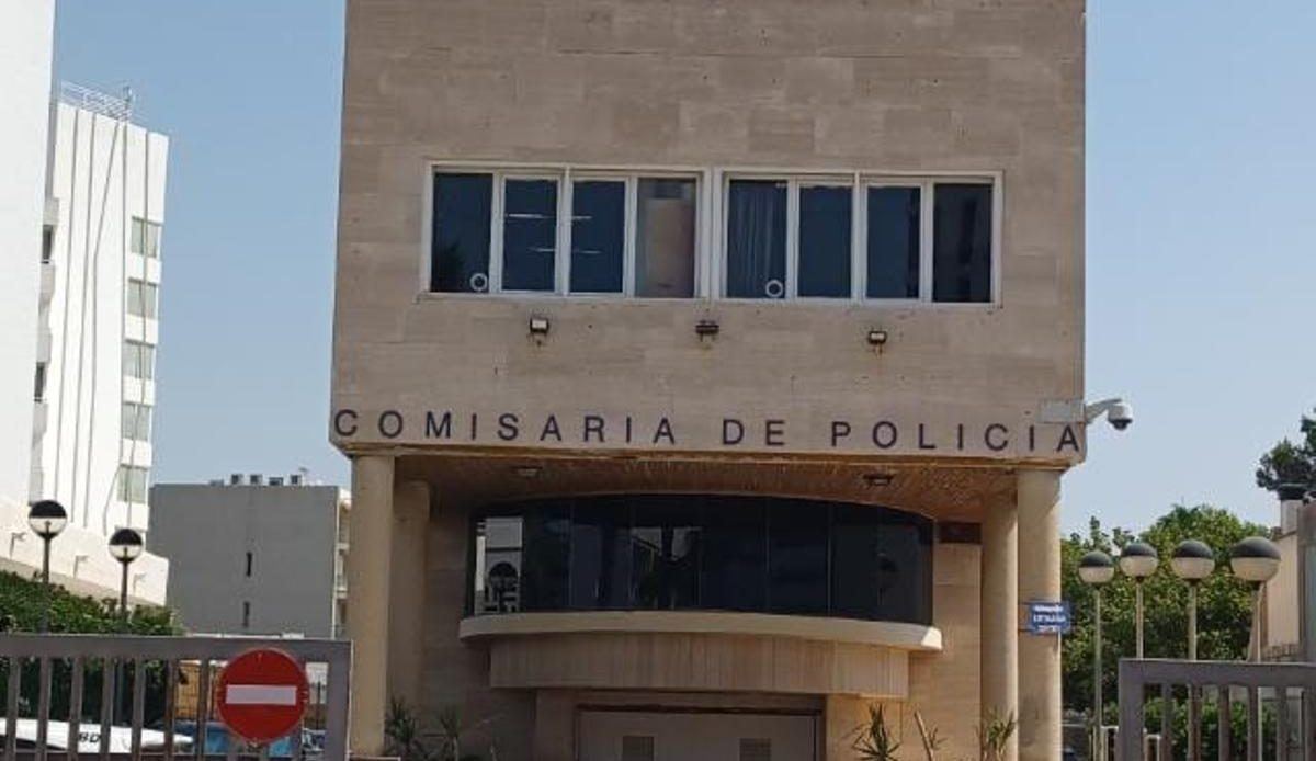 Una pareja acaba detenida en Palma tras una violenta pelea: él la golpeó y ella respondió con un cuchillo de cocina