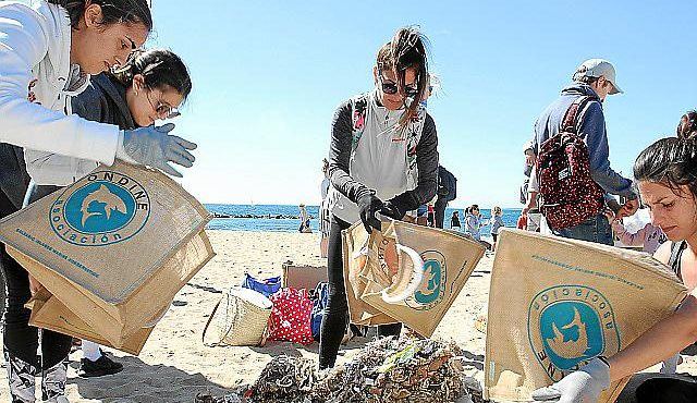 Una jornada de limpieza rescata 228 kilos de residuos del litoral del Peñón en Palma