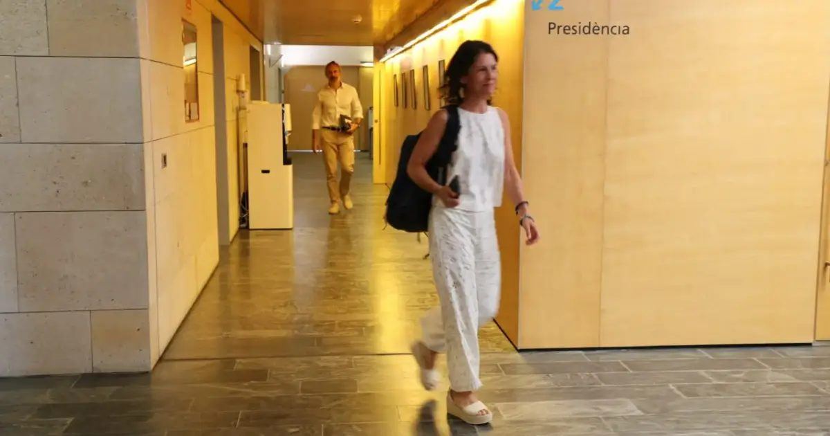El Consell de Menorca aplaza en el último momento la votación sobre la ley de coches y se abre una negociación a contrarreloj