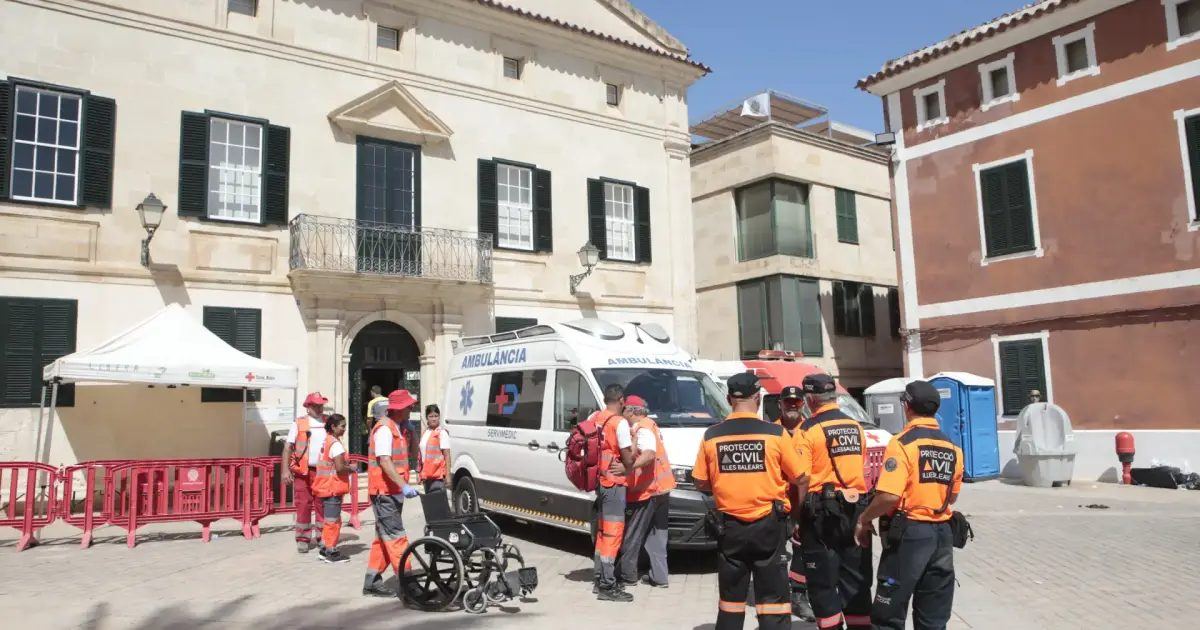 Los héroes invisibles de Gràcia: así viven las fiestas quienes trabajan para que todo salga bien