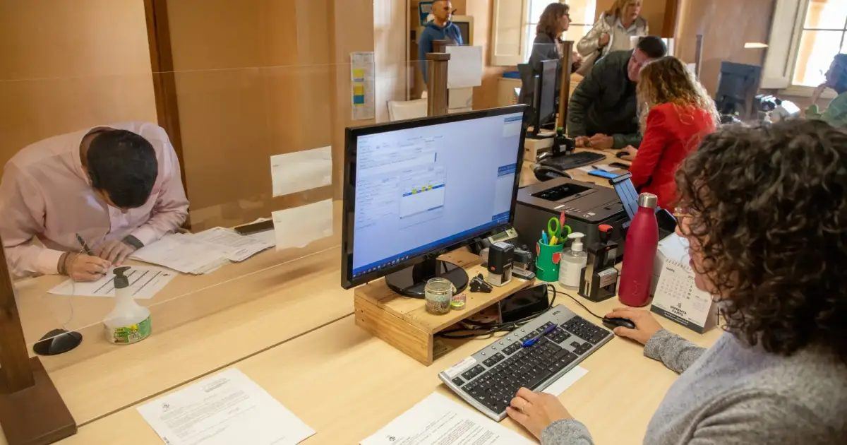 CCOO acusa al Ayuntamiento de Ciutadella de romper el diálogo laboral y volver a gastar dinero público sin garantías