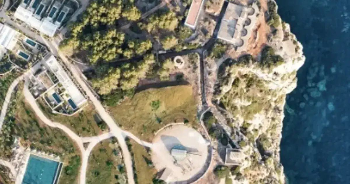 Un hotel de lujo en Llucalari extrae agua de un pozo ilegal mientras los vecinos de Alaior sufren restricciones
