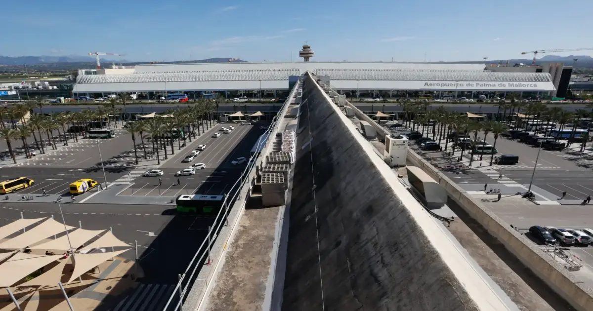 El Govern balear exige a Aena más inversión para mejorar sus aeropuertos, pero deja claro que no quiere más turistas