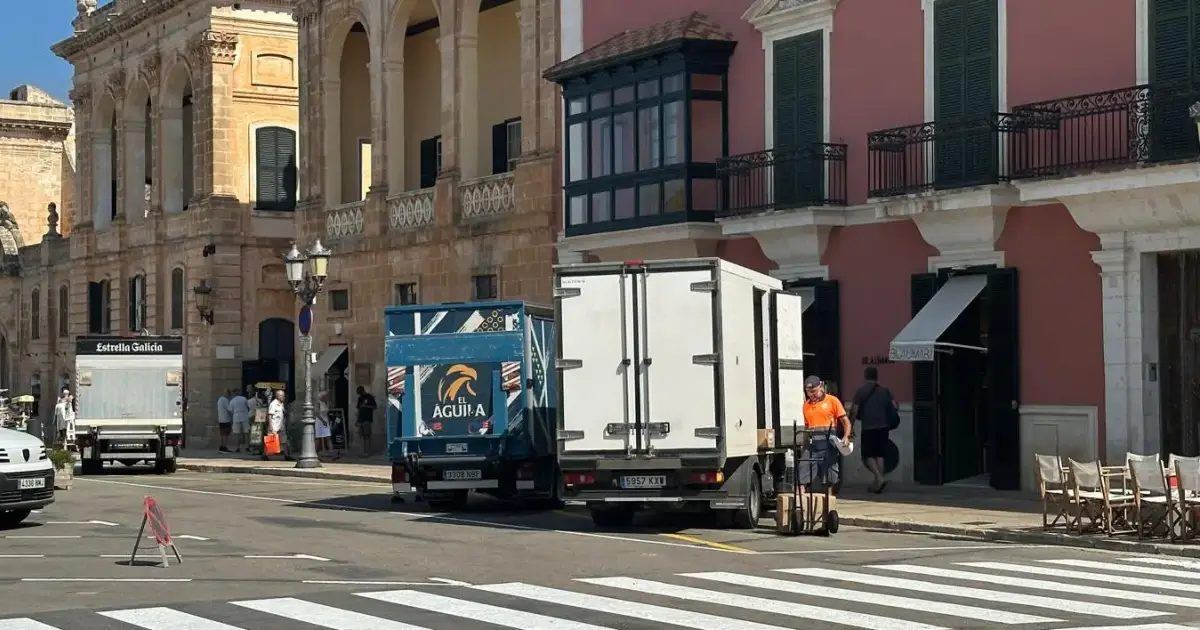 La justicia devuelve los coches a Es Born: los transportistas, los más perjudicados por el marcha atrás