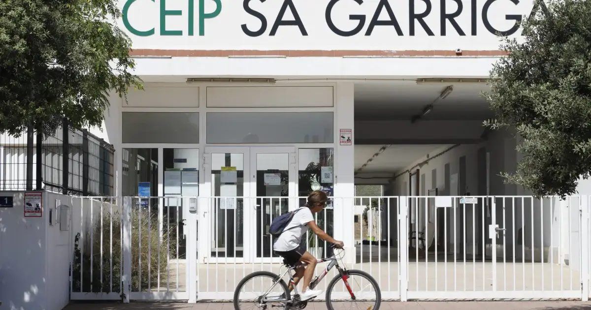 El sindicato SIAU denuncia que el colegio Sa Garriga obliga a los maestros a vigilar el comedor de forma rotatoria