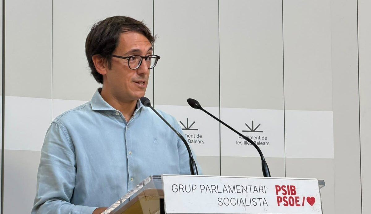 El PSIB acusa al Govern de pedir más impuesto turístico mientras negocia rebajas para las aerolíneas