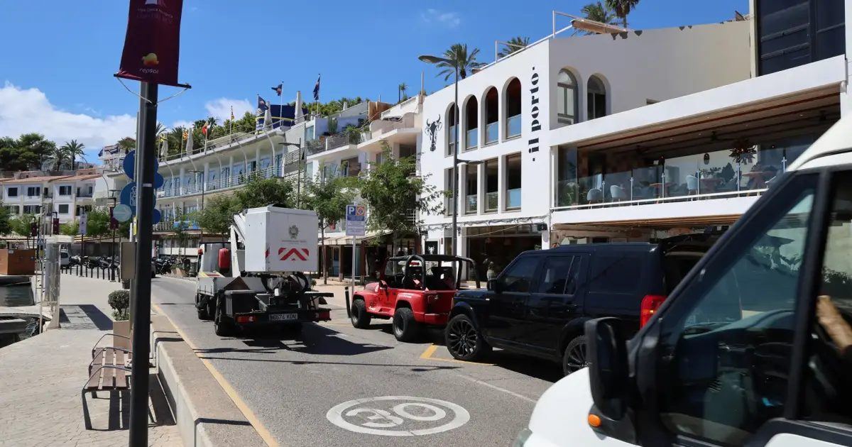 El puerto de Maó instalará cámaras para acabar con el aparcamiento ilegal en las zonas de carga y descarga