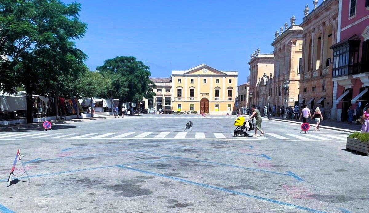 La justicia obliga a Ciutadella a devolver los coches a la plaza des Born tras agotar todas sus opciones legales