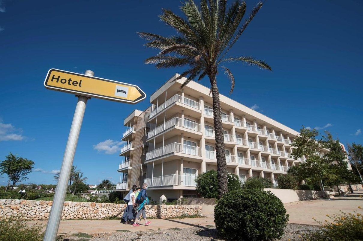 Menorca se queda casi sin hoteles para el Imserso: los costes disparan el abandono del programa de turismo sénior
