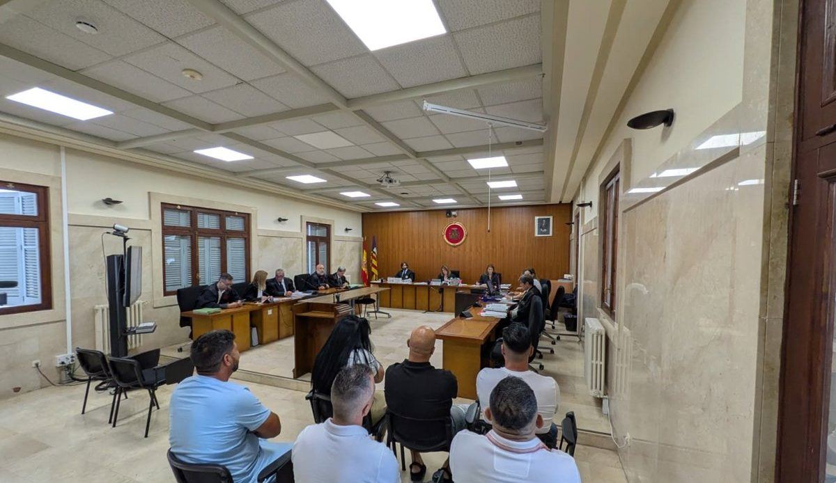 Confesión en el juicio de Son Banya: la nuera de la Paca admite haber traído cuatro kilos de cocaína a bordo de un bolso del