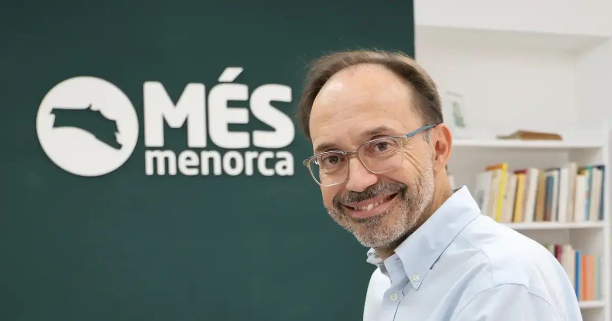 El diputado menorquinista Josep Castells cierra doce años en el Parlament: «Los políticos deben saber decir que no»