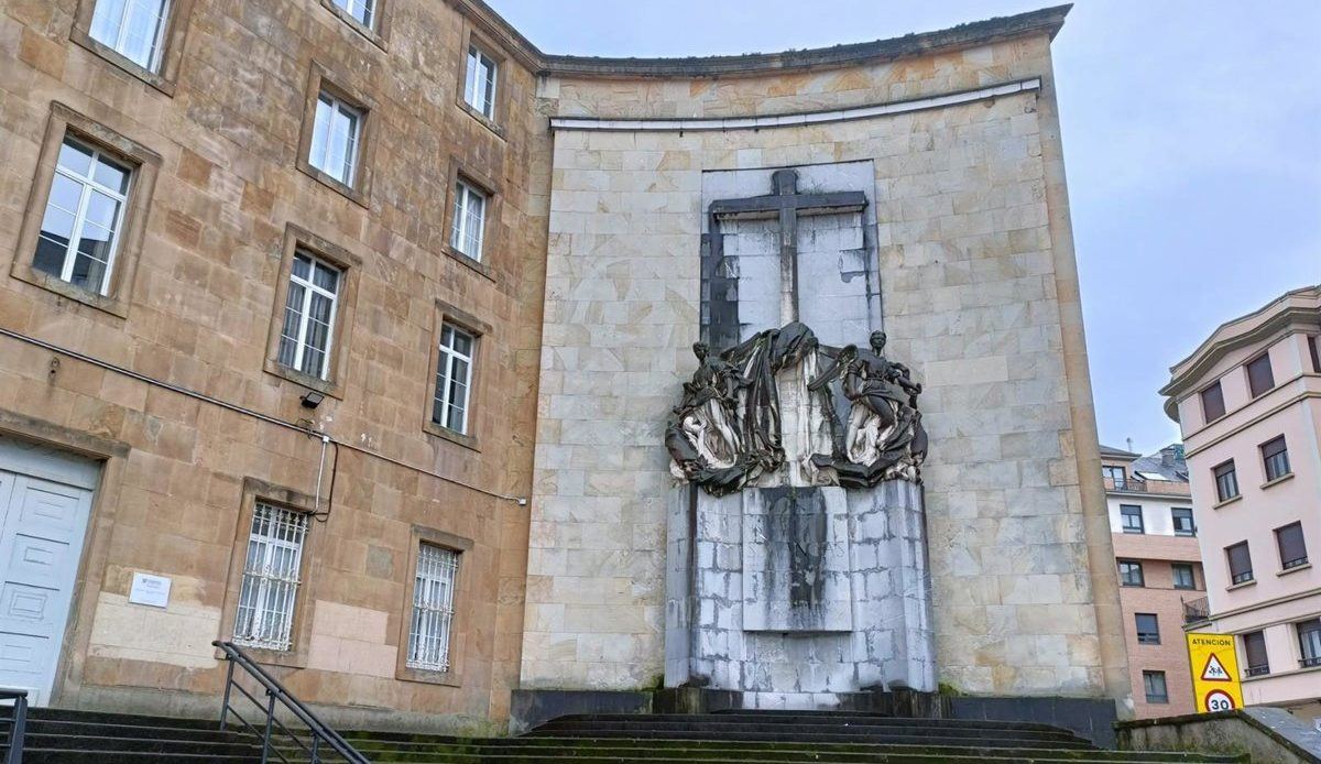 Zapico defiende que el acuerdo con Madrid para demoler el monumento de Simancas no fue una respuesta al fallo judicial