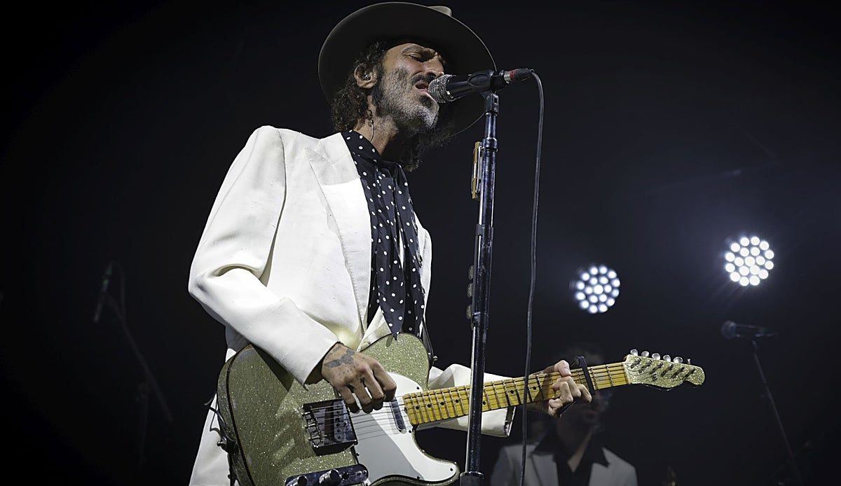 Leiva hace vibrar La Ería en una noche de rock que Oviedo recordará