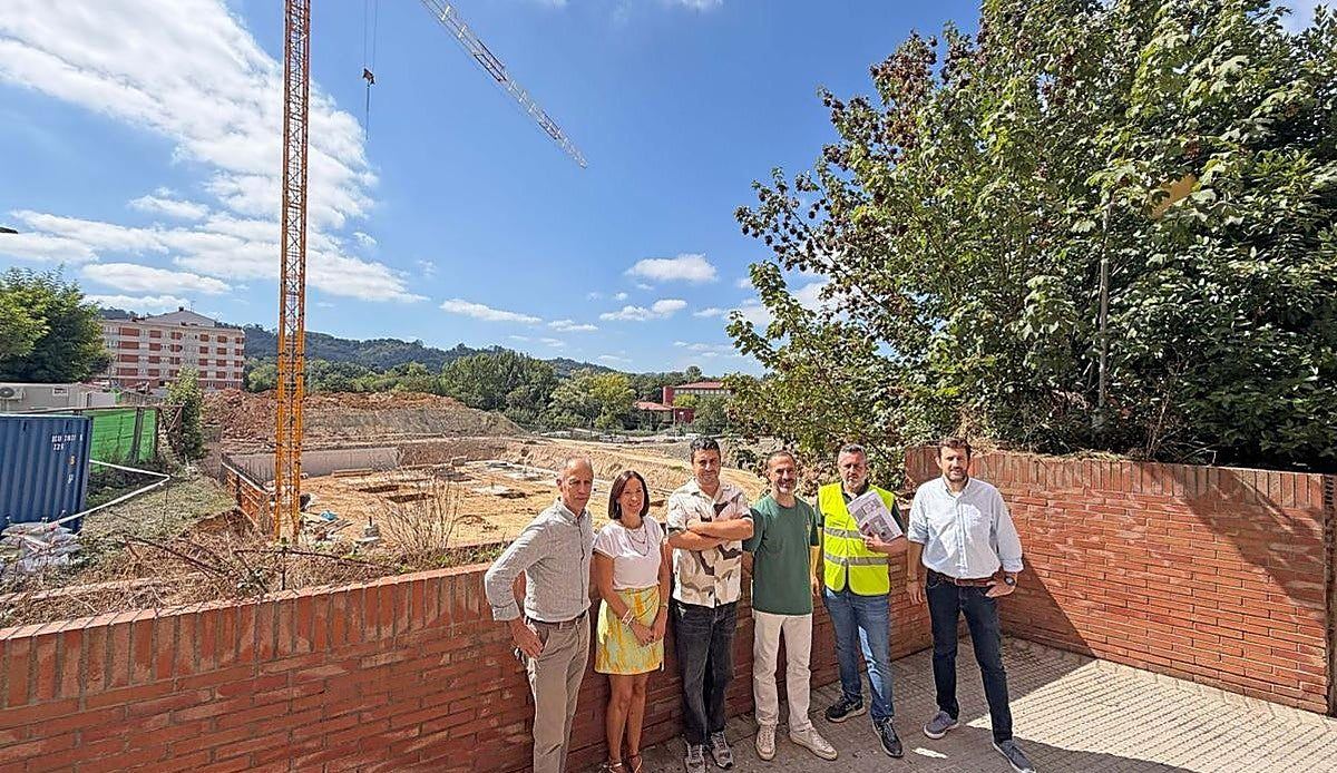 El futuro parque de La Reconquista ya levanta su aparcamiento subterráneo bajo Pola de Siero