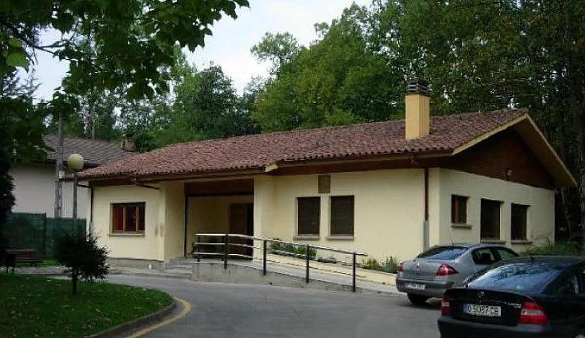 El consultorio de Las Caldas estrena análisis de sangre en el barrio para que mayores y dependientes no tengan que cruzar Ovi