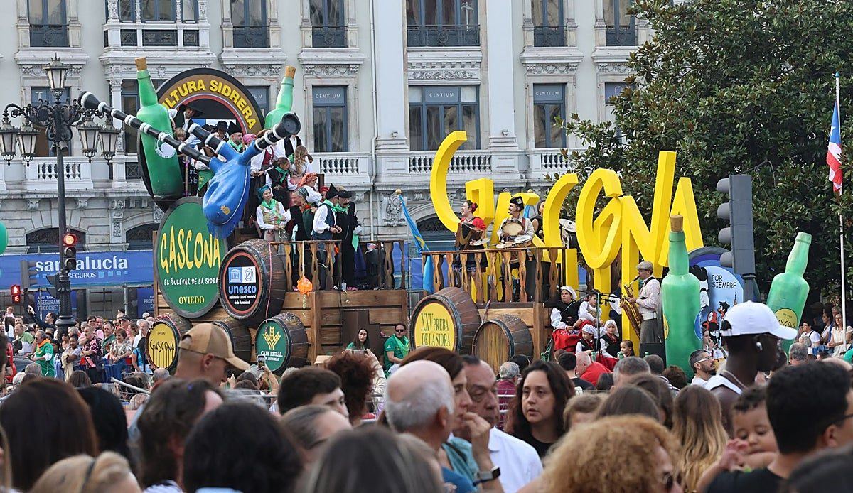 Oviedo cierra el centro este fin de semana por el desfile de América y los fuegos de San Mateo