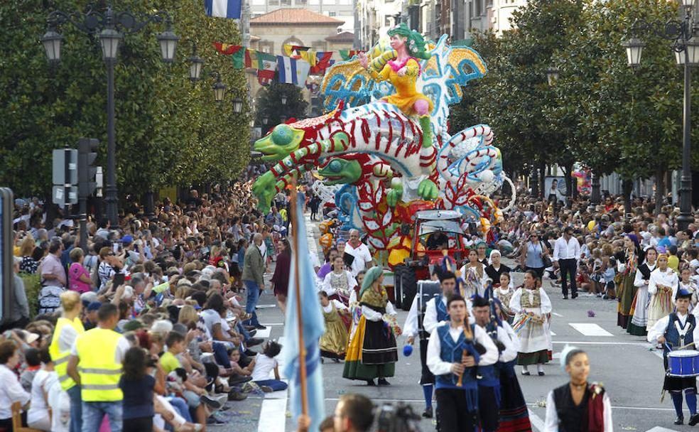 Carrozas, haigas y folclore: Oviedo celebra este sábado el Día de América en plena semana grande de San Mateo