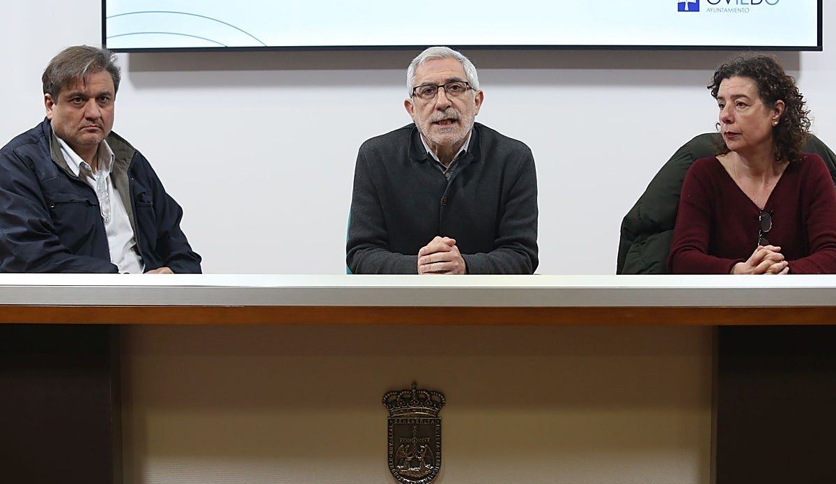 Los vecinos de La Manjoya recogen 2.000 firmas para que el autobús urbano no pase solo una vez por hora