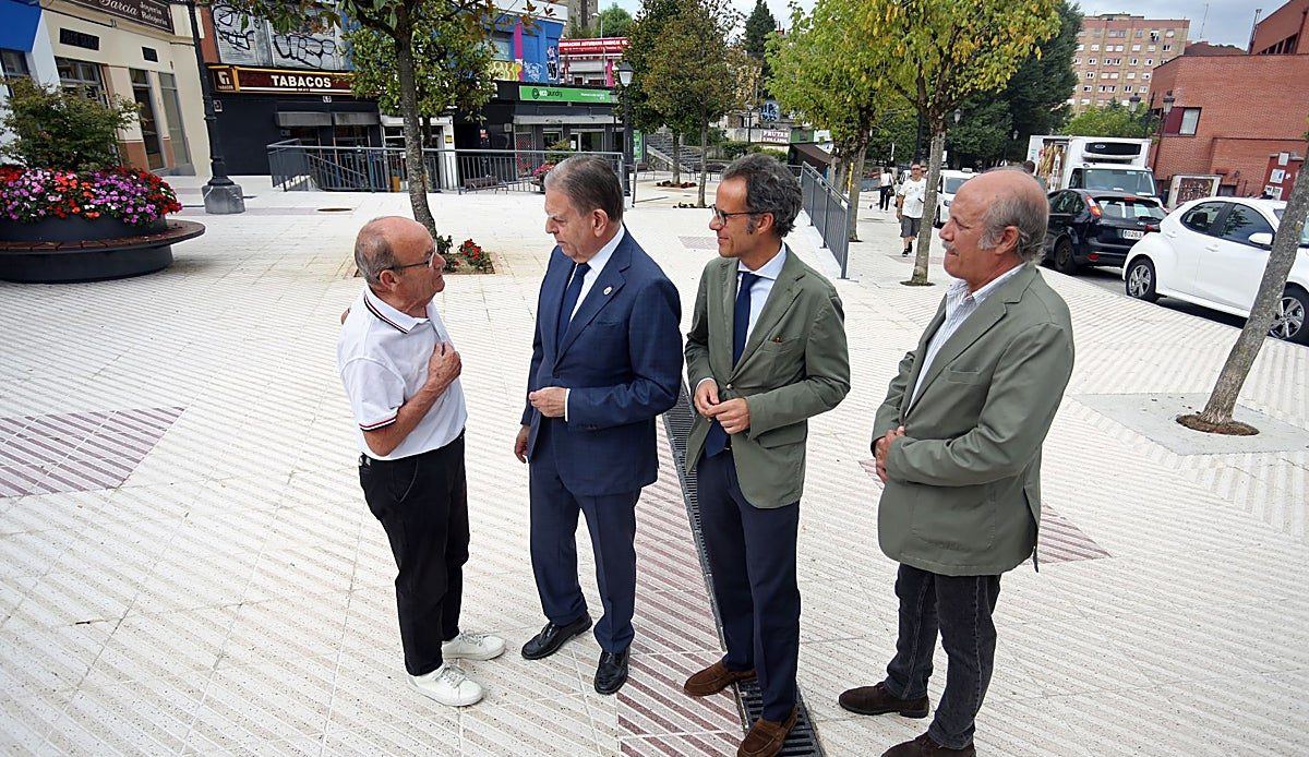 La tromba del 27 de agosto obliga a renovar el suelo del Palacio de los Deportes de Oviedo con el inicio de la temporada en e