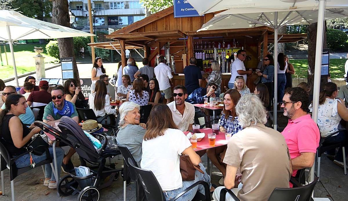 Oviedo vive su domingo más festivo con teatro, música y tradición en San Mateo