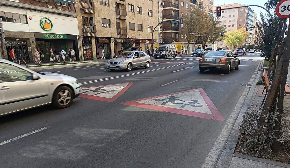 Salamanca estrena vigilancia con cámaras y zona azul para acabar con el caos de aparcamiento en los colegios
