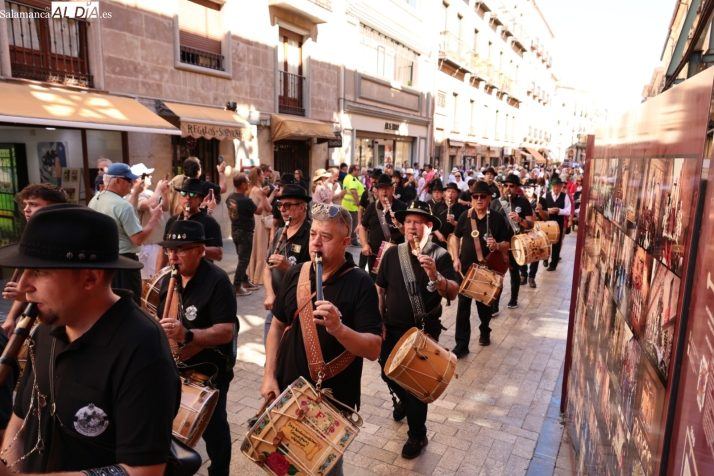 Siete barrios de Salamanca se unen al ritmo del tamboril en las fiestas patronales