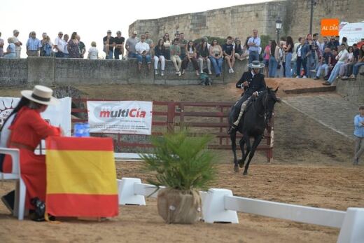 Pablo Martín López gana el Gran Premio Nacional de Doma Vaquera en la histórica muralla de Ciudad Rodrigo