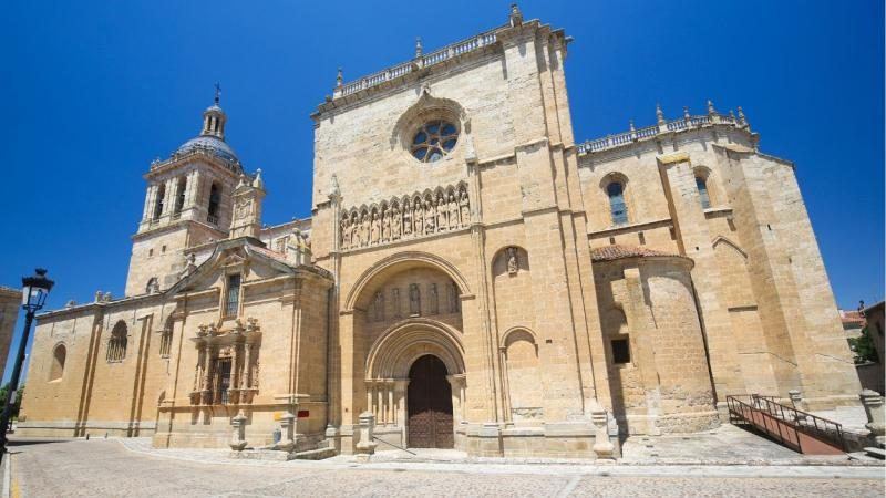 Ciudad Rodrigo tiende un puente espiritual con Portugal a través de su primera romería transfronteriza