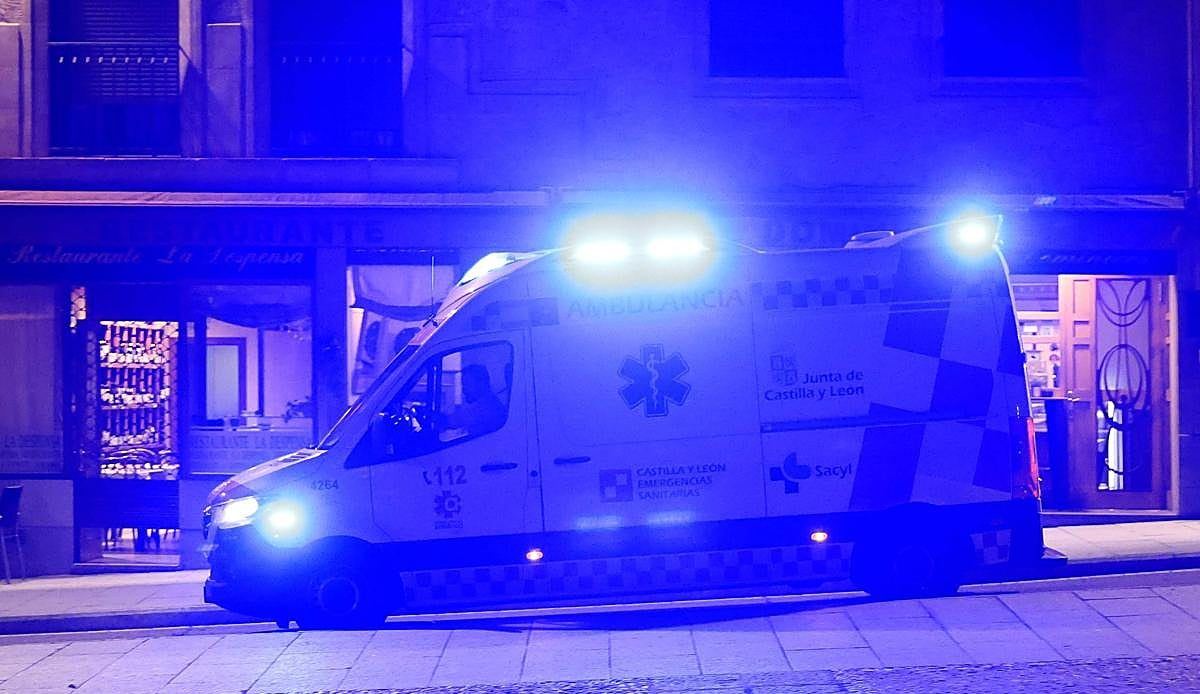 Un hombre acaba en el hospital tras ser golpeado en plena Plaza Mayor de Salamanca a las cinco de la mañana