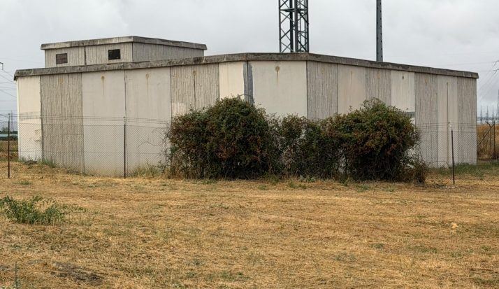 Villamayor actúa sobre su depósito de agua más veterano para blindar el suministro de toda la localidad