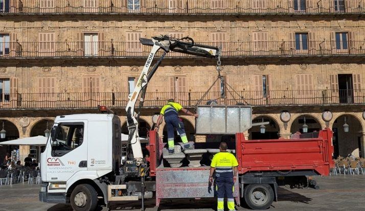 Salamanca despeja su Plaza Mayor para dar paso a las multitudinarias Ferias y Fiestas de septiembre