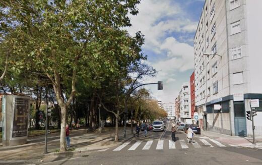Una ciclista acaba en el hospital tras un choque con un turismo en el Paseo del Rollo de Salamanca