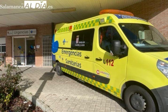 Un choque entre tres turismos en Bóveda del Río Almar deja dos mujeres hospitalizadas en Salamanca