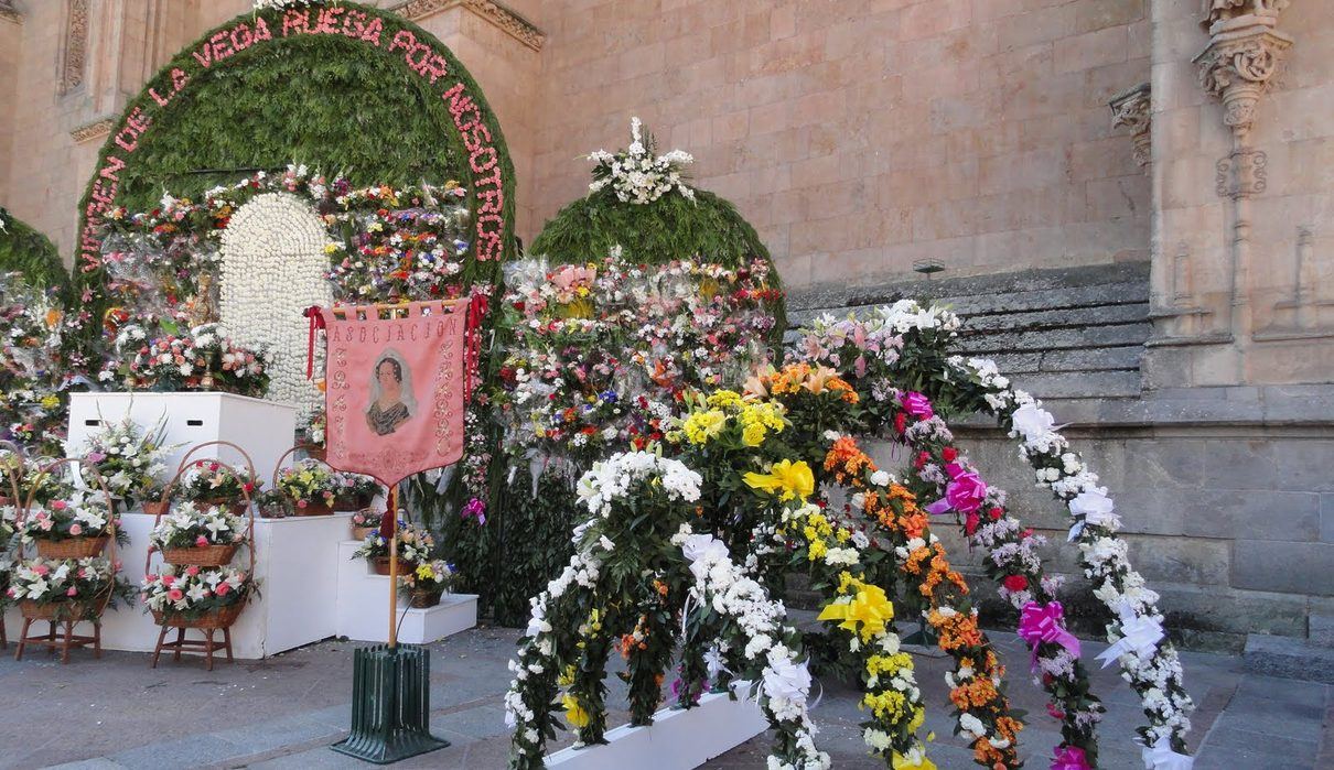 Salamanca abre sus Ferias 2026 con Julieta Venegas, fuegos artificiales y la Ofrenda Floral en un lunes cargado de emoción