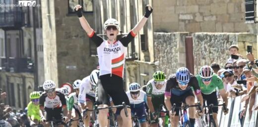 Miguel Moya corona la Vuelta Ciclista a Salamanca 2026 con un emocionante sprint en la calle San Pablo