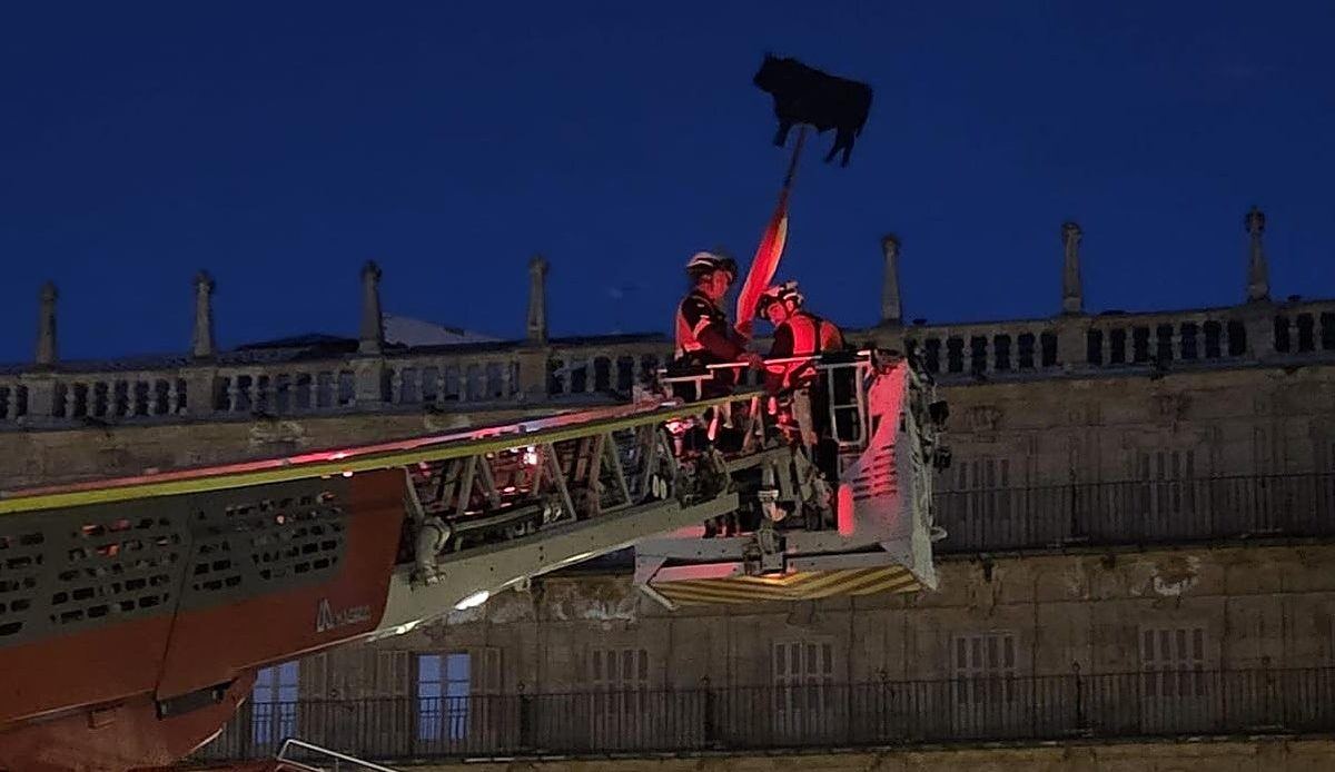 La Mariseca baja del Ayuntamiento y Salamanca cierra el telón de sus Ferias y Fiestas