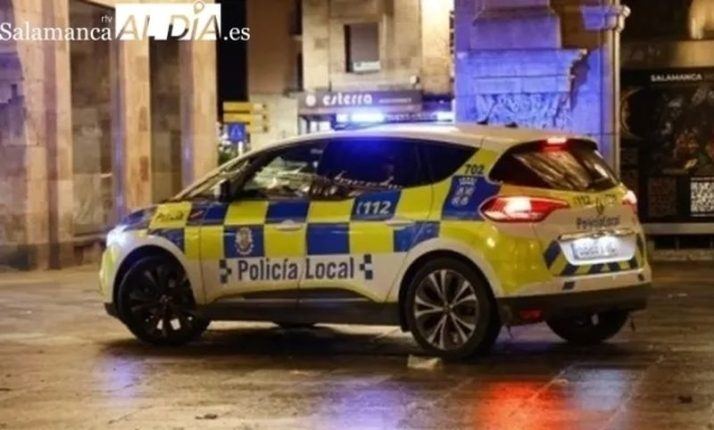 Un conductor borracho deja a una joven herida tras embestir un coche aparcado en plenas fiestas de Salamanca
