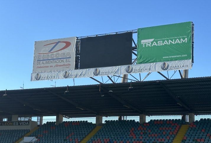 El Helmántico estrena pantalla gigante y prepara una renovación tecnológica completa