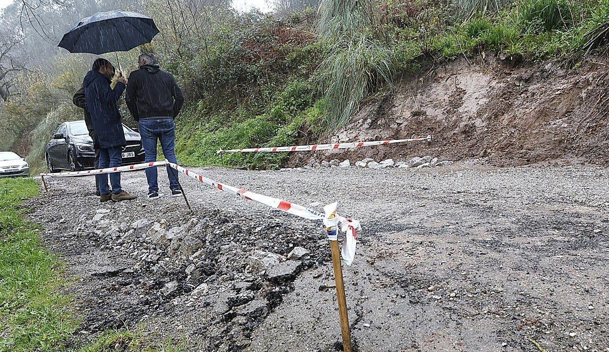 Torrelavega aprueba un proyecto de 76.000 euros para solucionar de forma definitiva el hundimiento de la carretera de Viérnol
