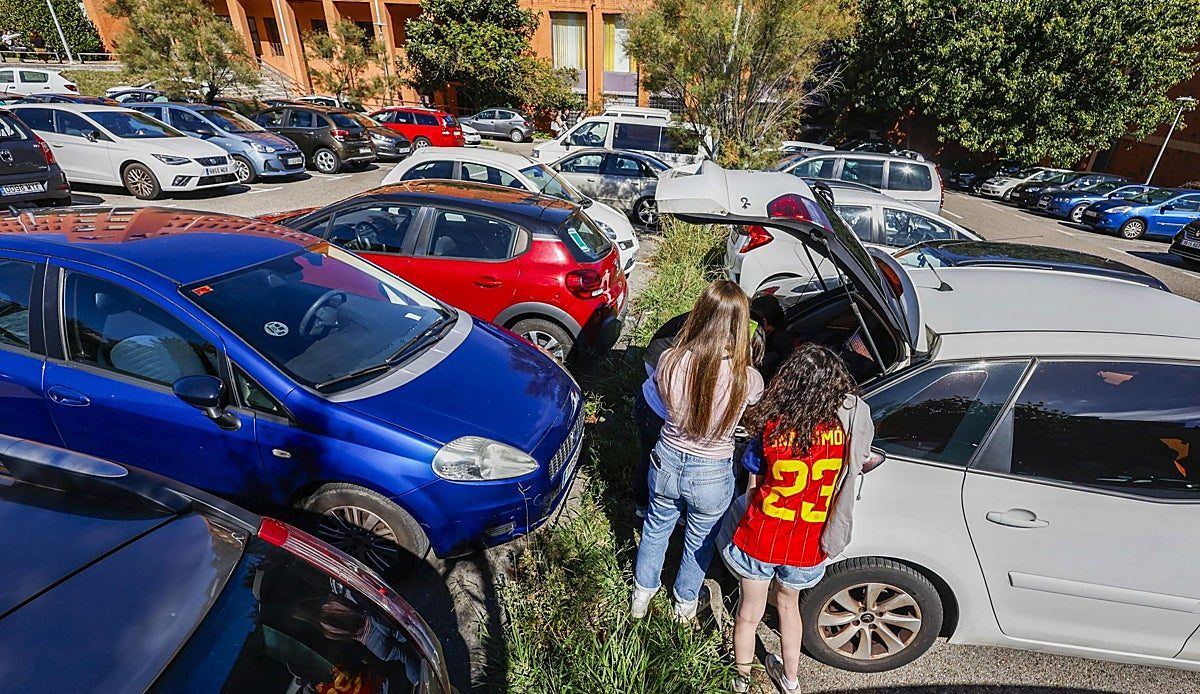 Sin plaza y con el tren retrasado: los estudiantes de la Universidad de Cantabria claman por mejoras en movilidad