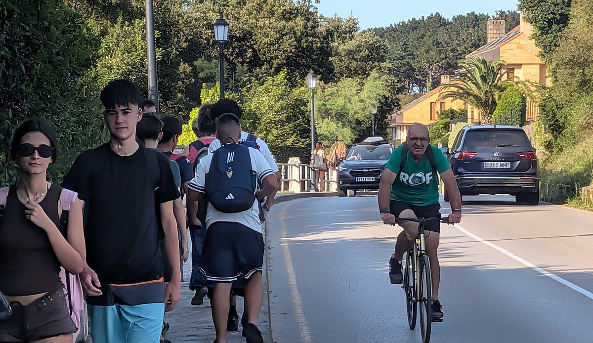Los vecinos de Merón piden que el carril bici no reste espacio al paseo peatonal en los puntos más estrechos del trazado