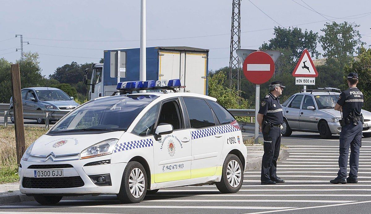 Santoña pide socorro al Gobierno regional: solo cinco policías para una ciudad que necesita diecinueve