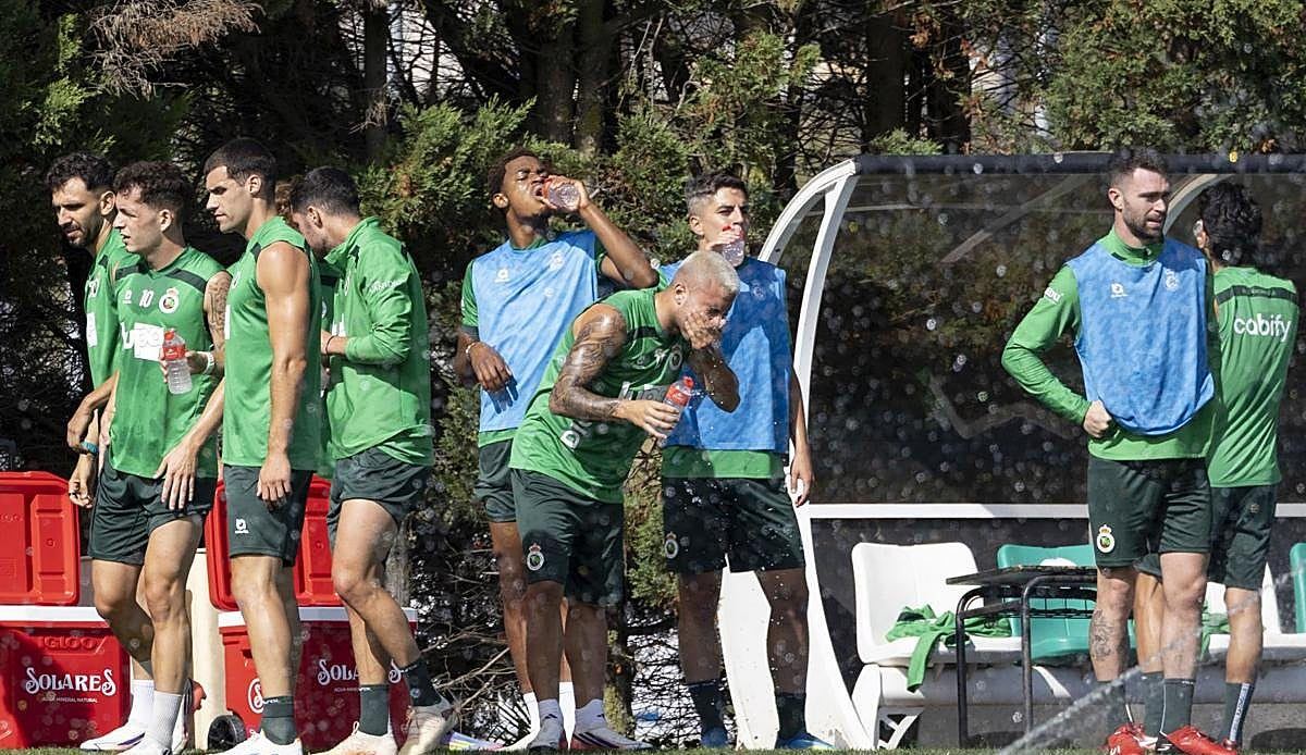 El Racing esperará un mes entero para volver a jugar en los Campos de Sport ante el Valencia