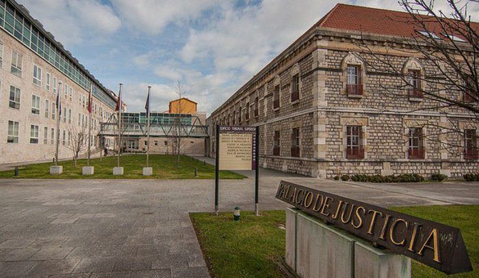 La Audiencia de Cantabria absuelve a un joven acusado de agresión sexual tras detectar contradicciones en el testimonio de la