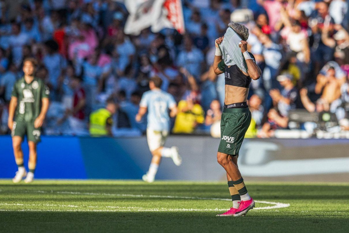 El Racing se hunde sin Puerta: la defensa verdiblanca ya es la peor de la categoría