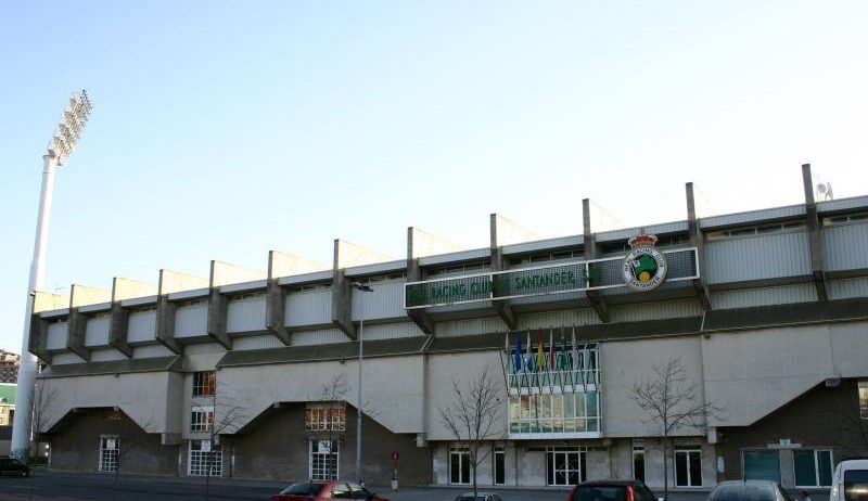 El Racing cierra su mercado de verano con tres incorporaciones de nivel europeo